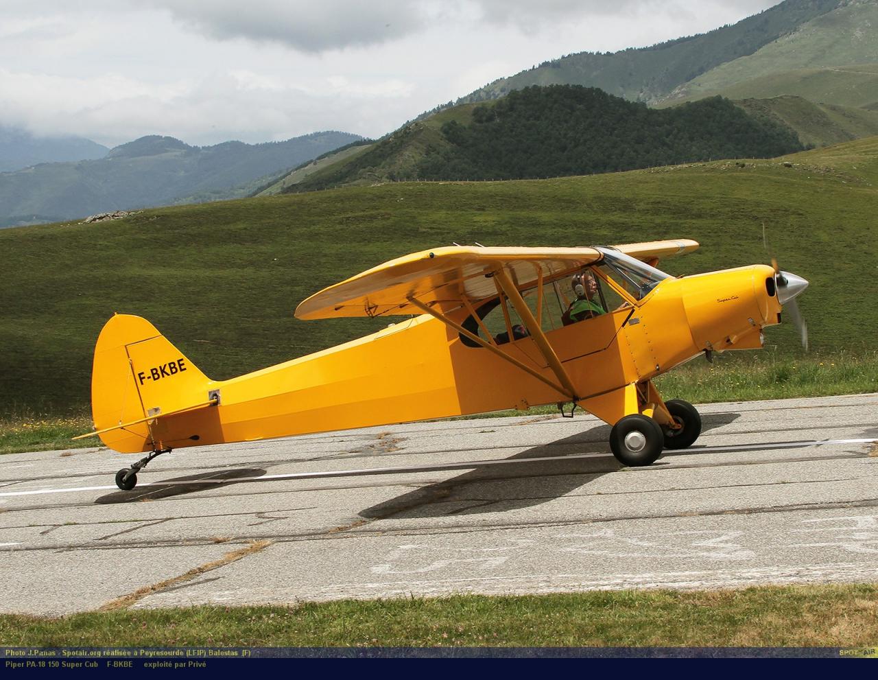 PA-18_F-BKBE_Peyresourde_(LFIP)-Balestas__(F)-24687-par-SpotAir